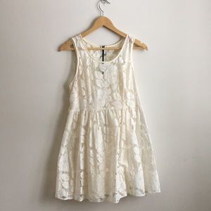 Monteau Off White Lace Dress